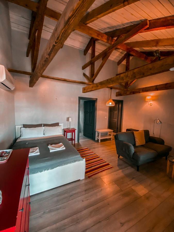 Attalos Hotel 2*