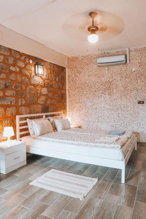 Attalos Hotel 2*